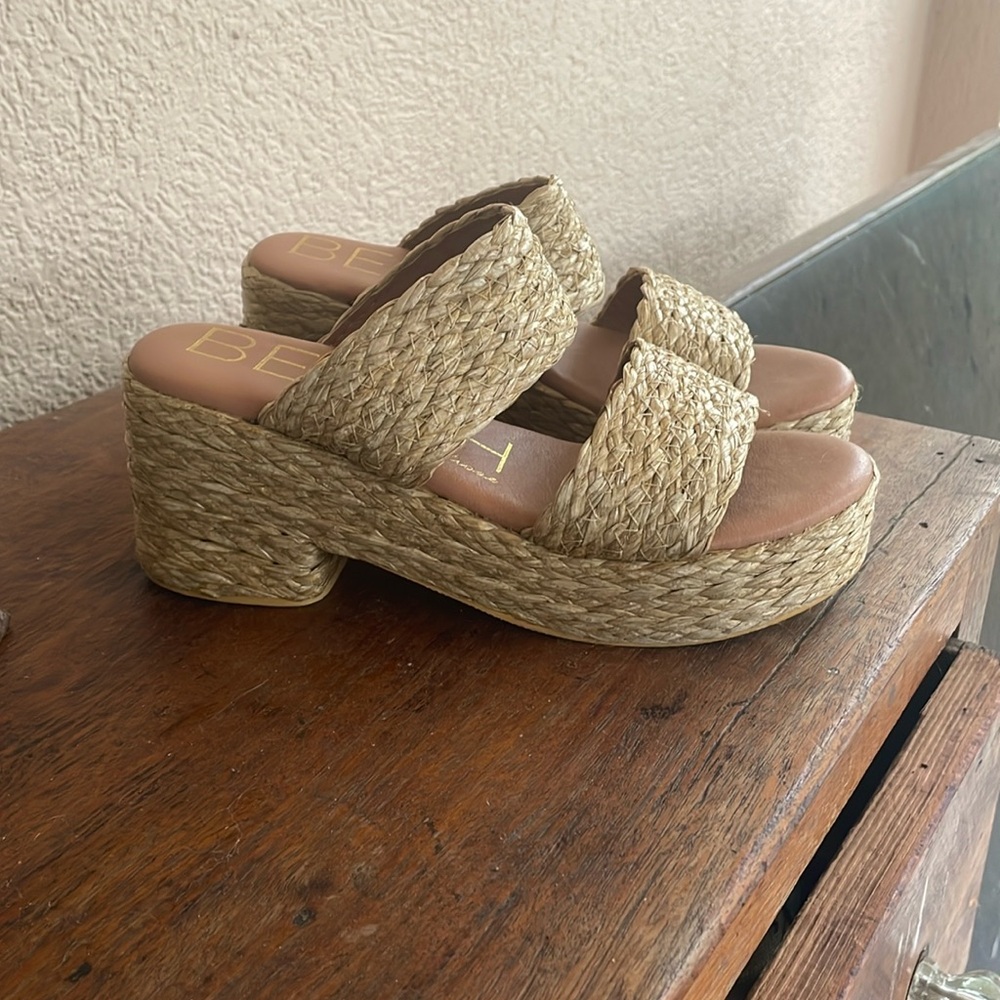 Straw platform Mule Shoes